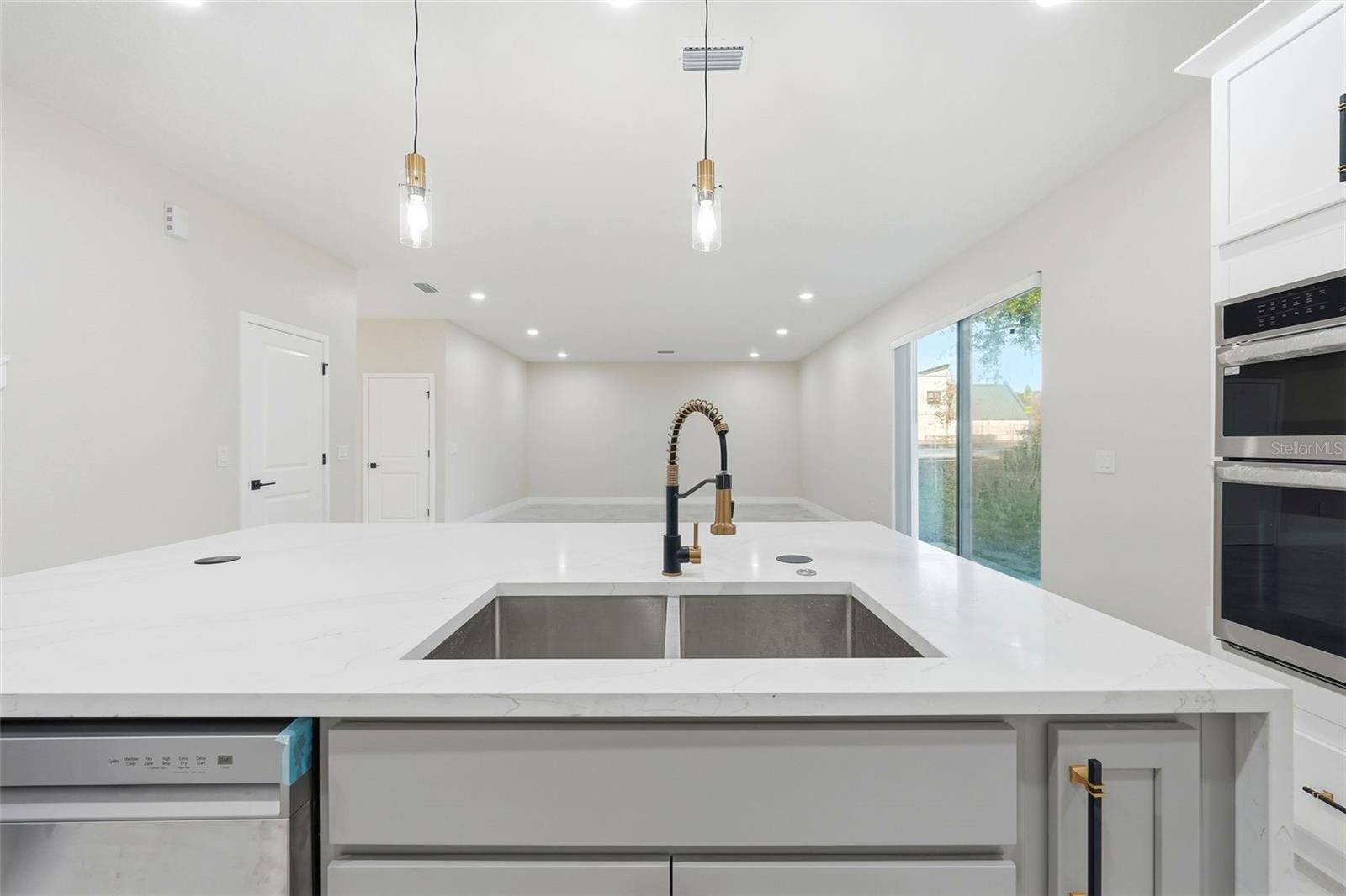 Image 9 of 44 For 5663 Central Avenue