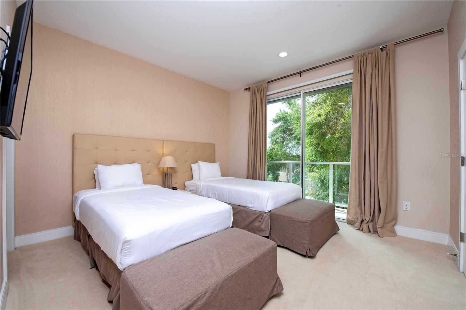 Image 30 of 37 For 7673 Recife Drive