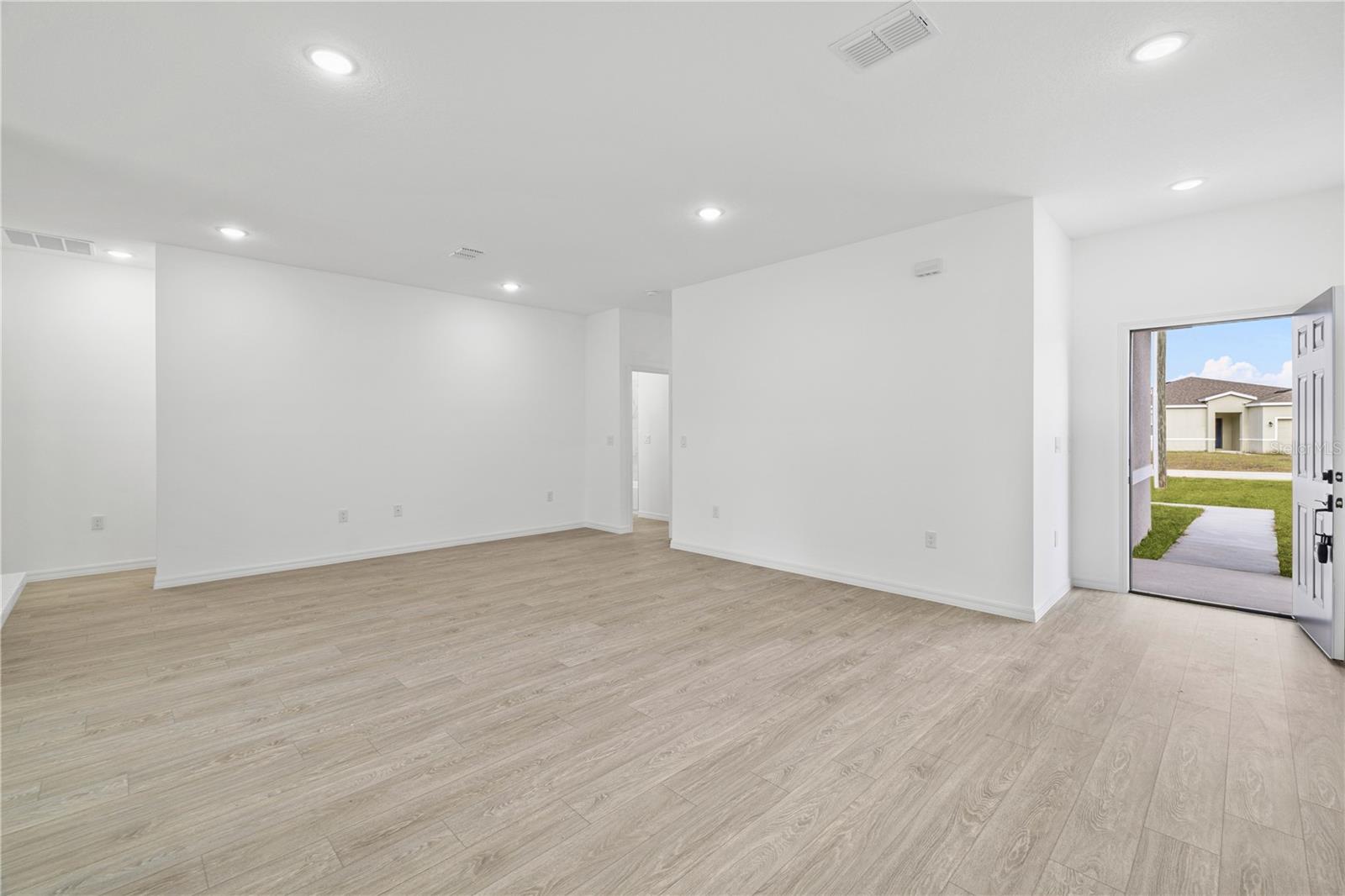 Image 11 of 32 For 1914 Escambia Lane