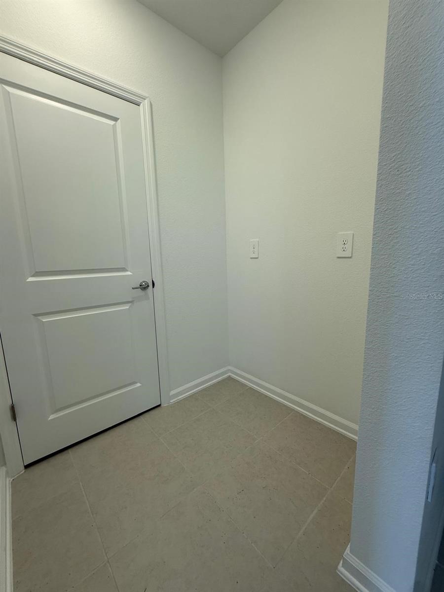 Image 11 of 43 For 6044 Zen Way