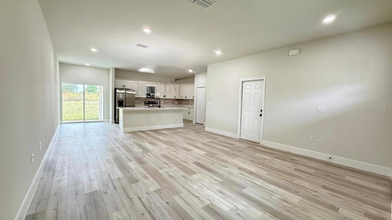 Image 13 of 39 For 495 Marion Oaks Manor