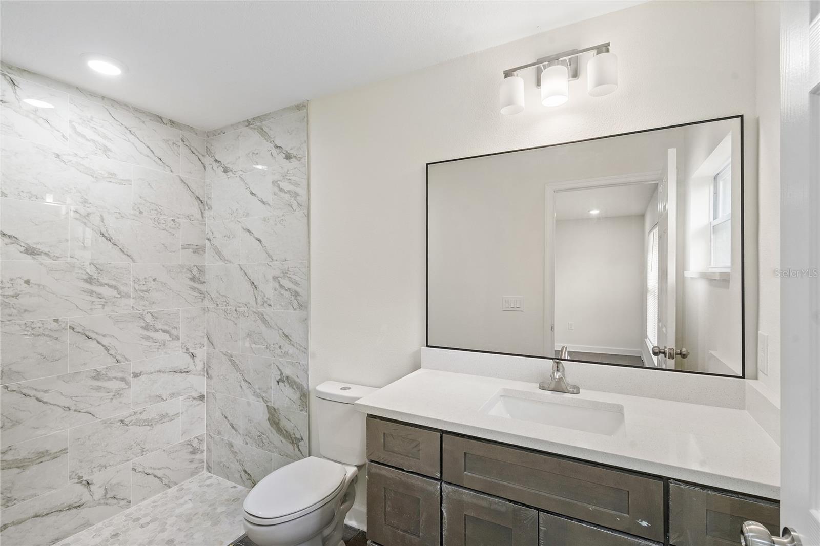 Image 11 of 24 For 740 Washington Avenue