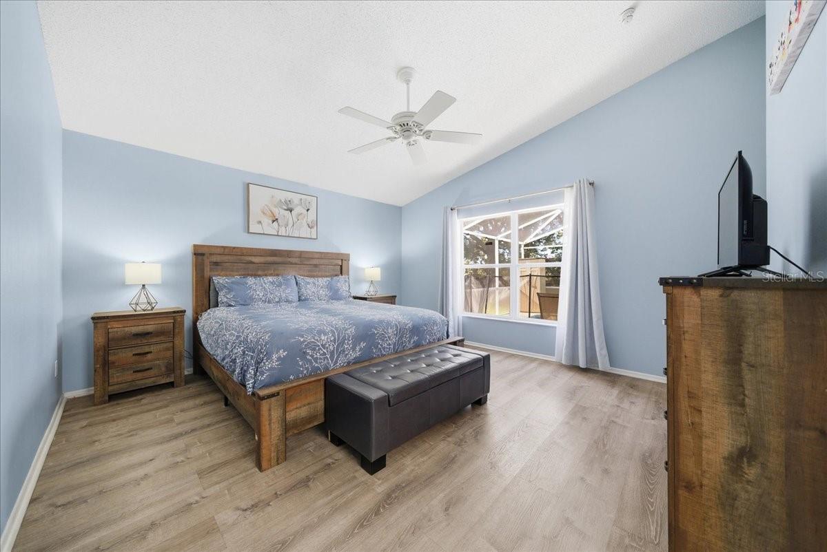 Image 3 of 45 For 632 Bloomingdale Drive