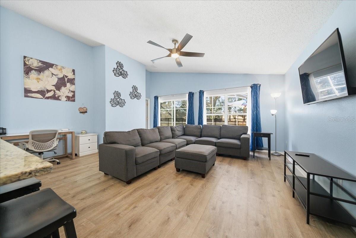 Image 31 of 45 For 632 Bloomingdale Drive