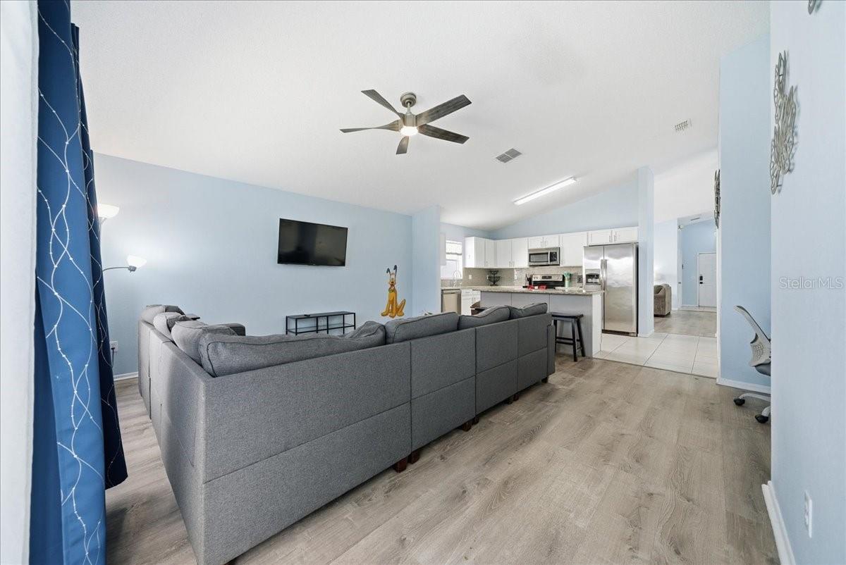 Image 32 of 45 For 632 Bloomingdale Drive