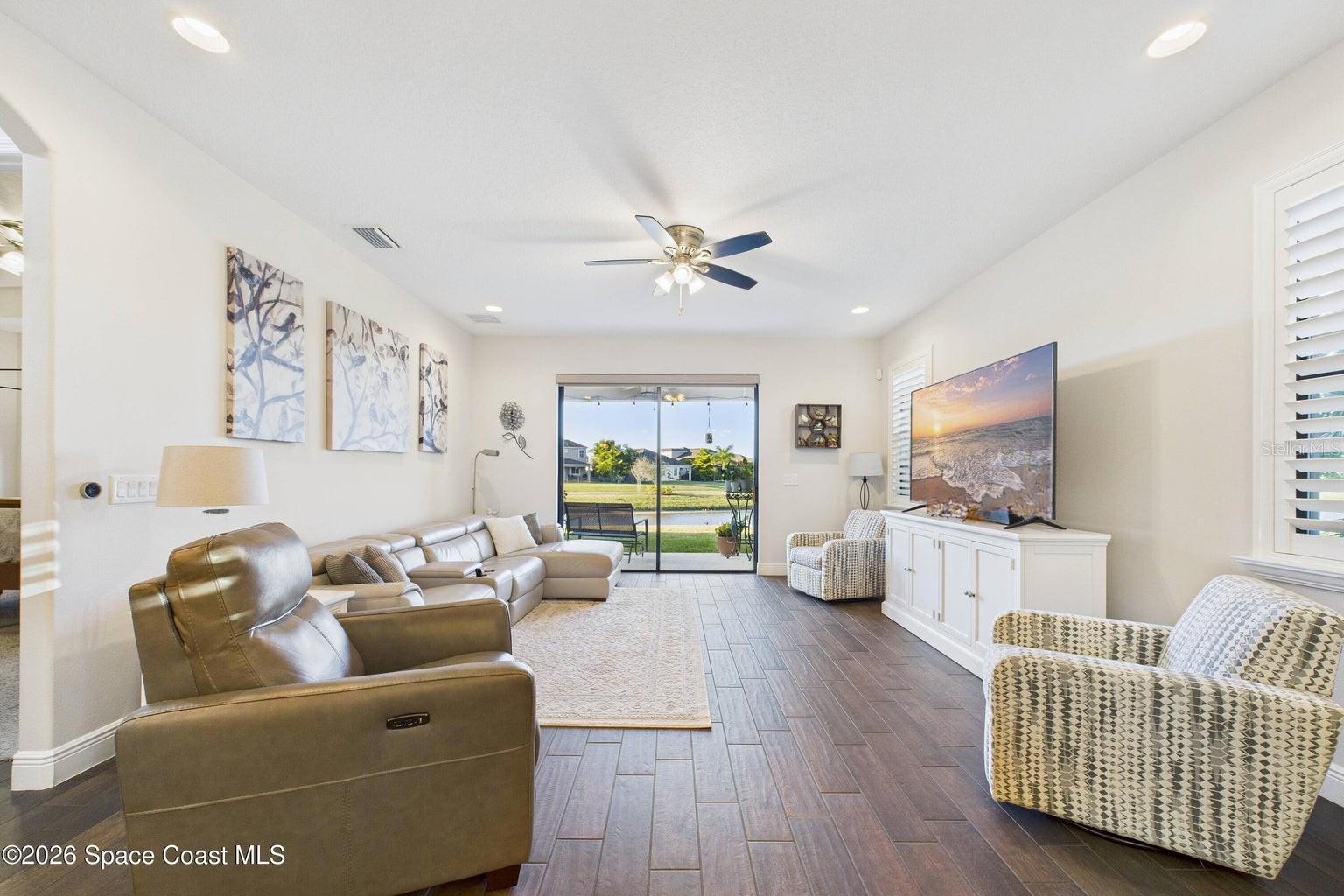 Image 15 of 50 For 7663 Poulicny Lane