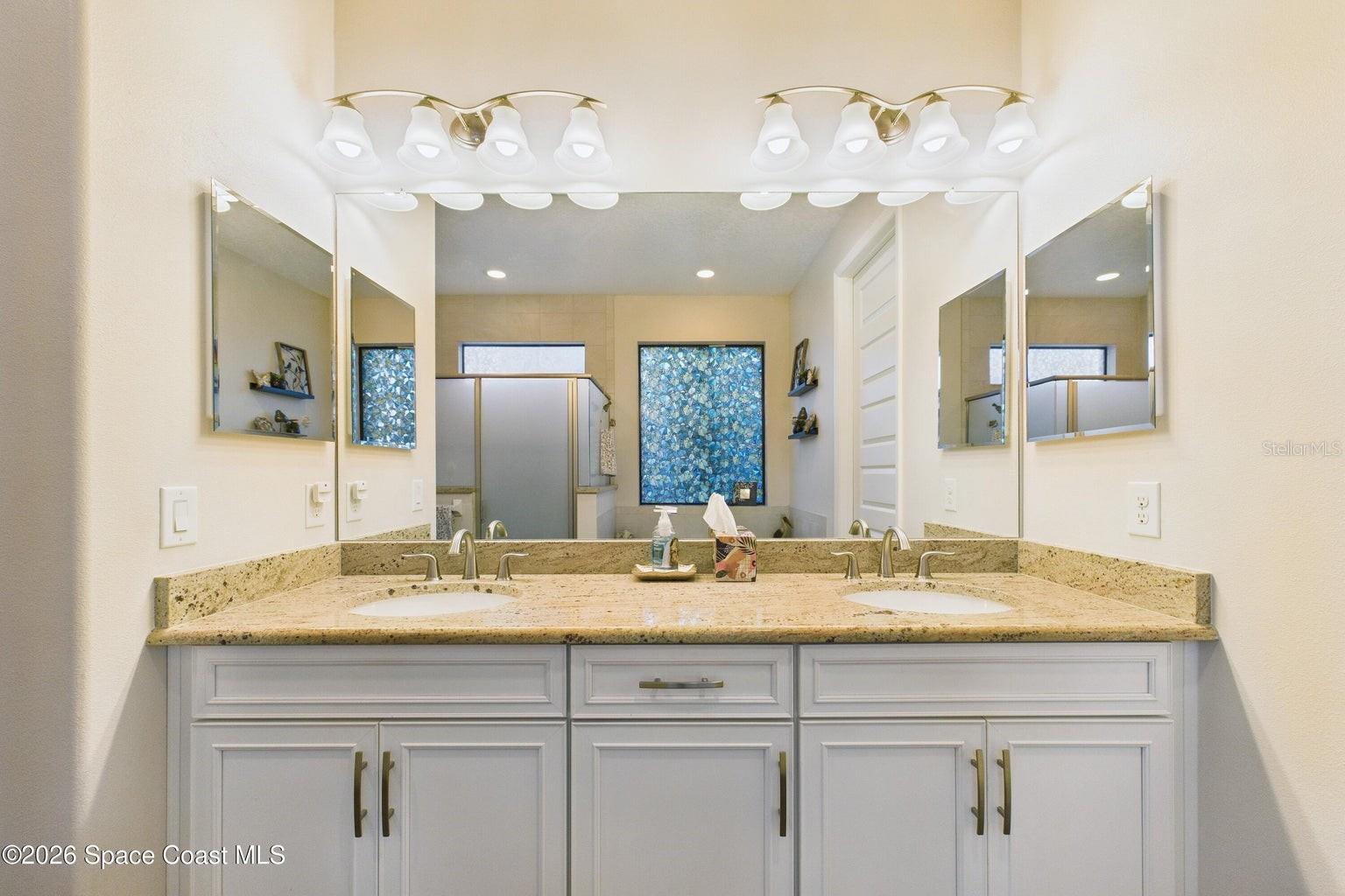 Image 23 of 50 For 7663 Poulicny Lane