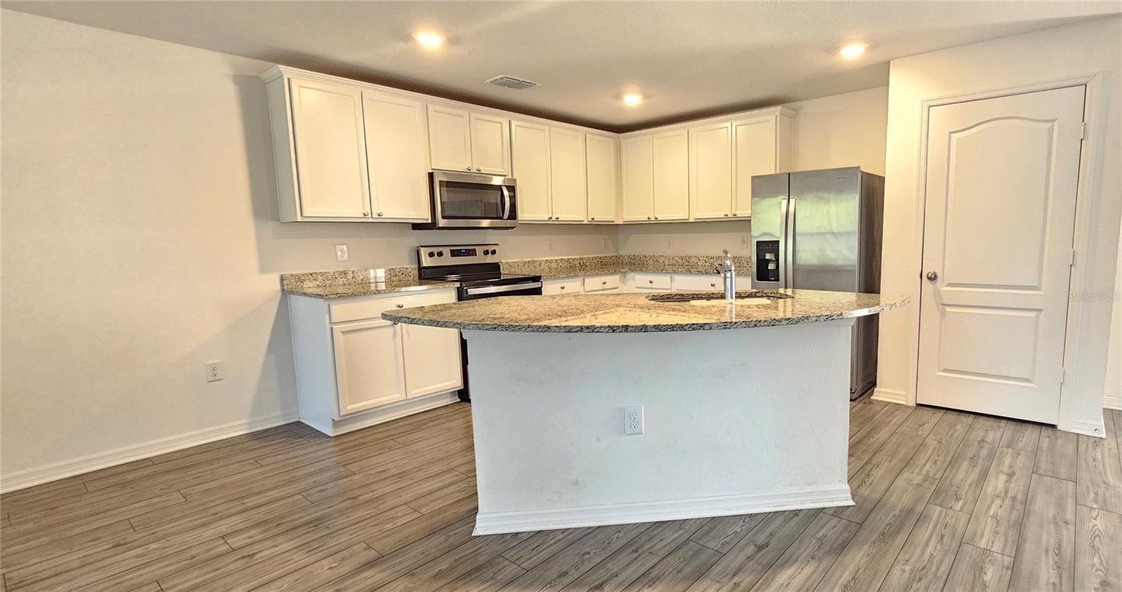 Image 4 of 13 For 667 Bay Leaf Drive