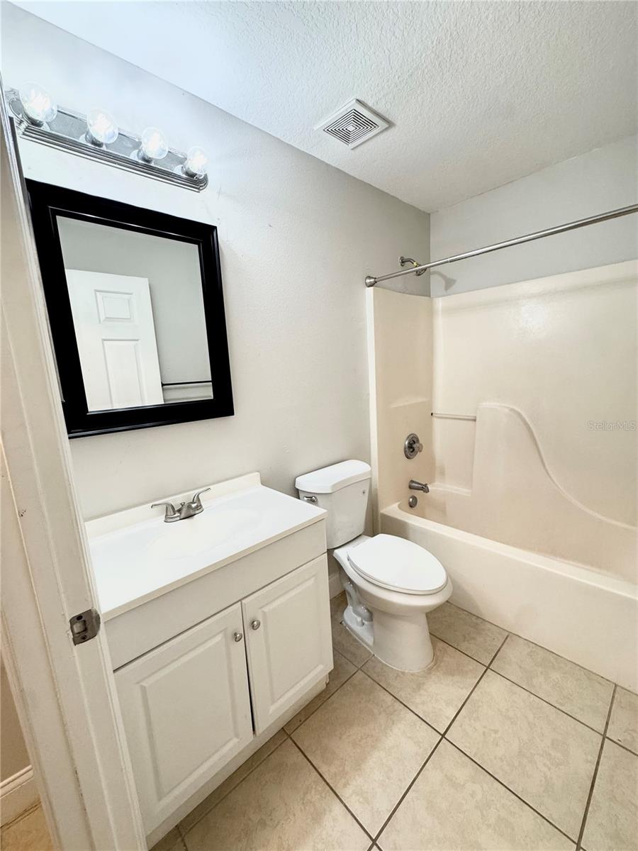 Image 8 of 19 For 2725 Windsor Heights Street