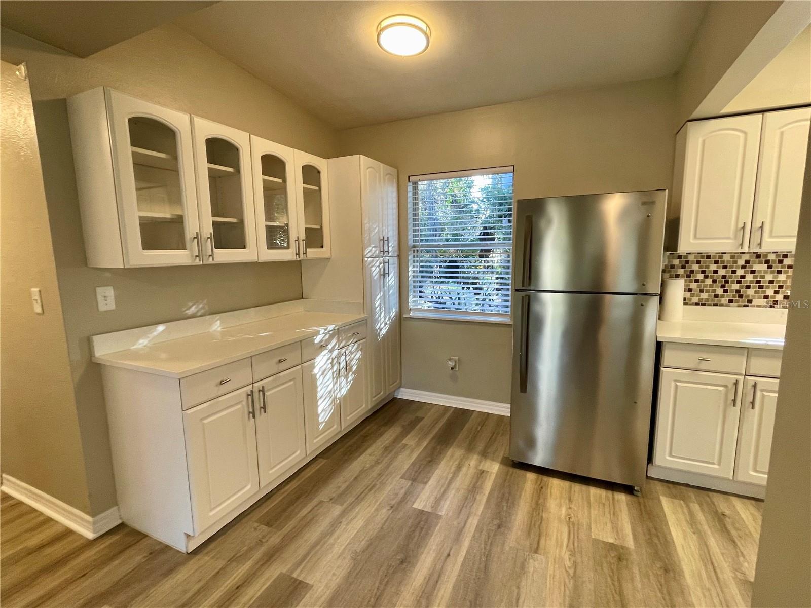 Image 12 of 37 For 301 Avenue E