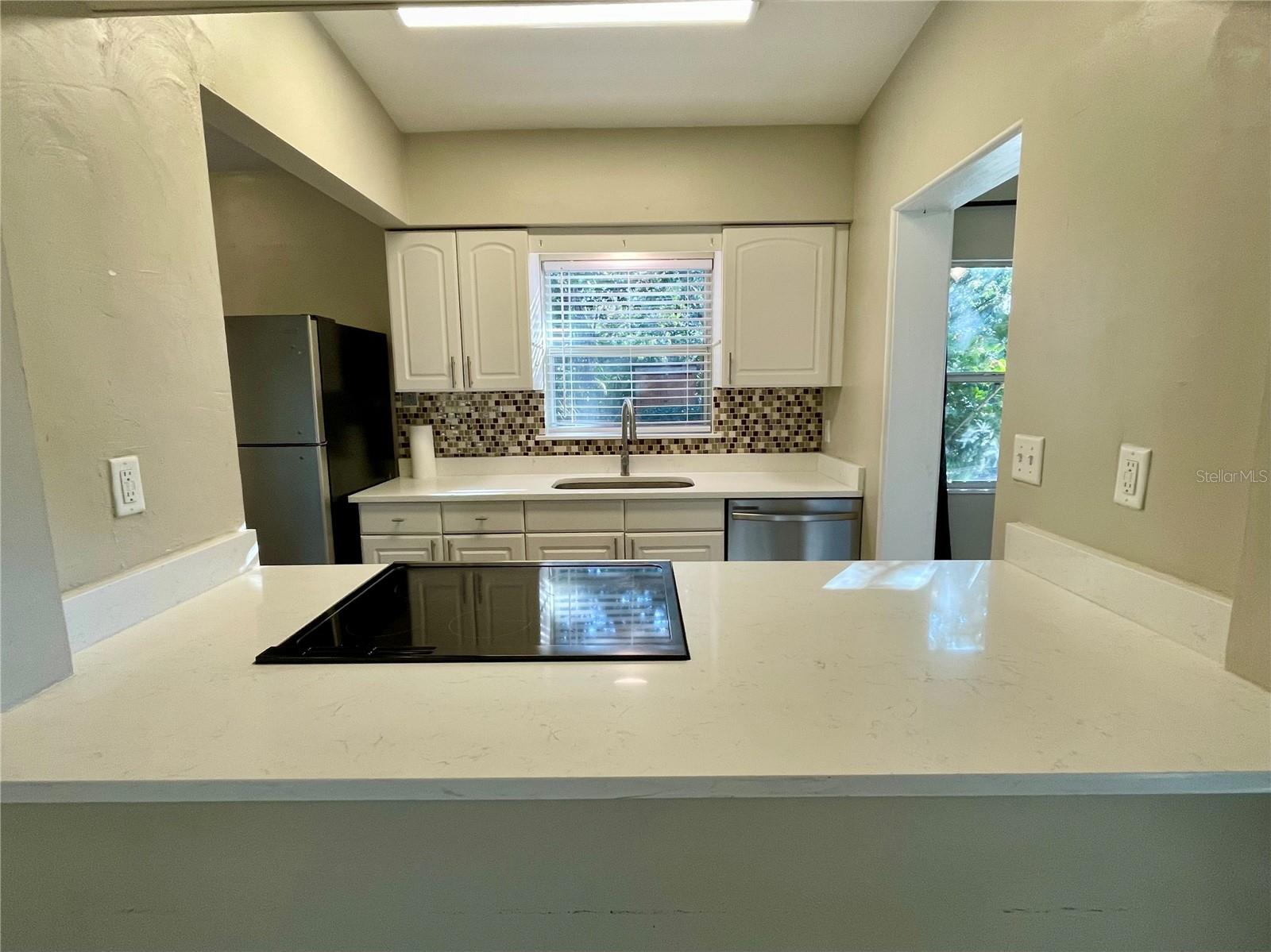 Image 14 of 37 For 301 Avenue E