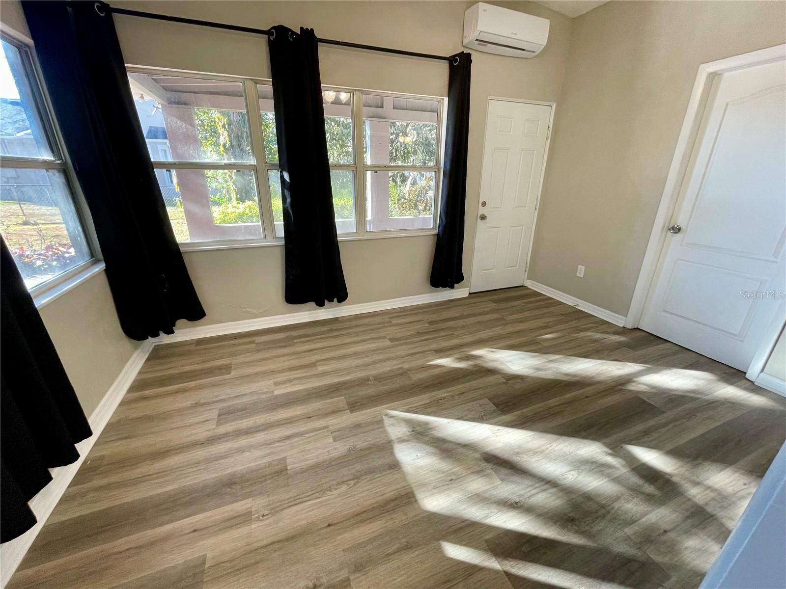 Image 16 of 37 For 301 Avenue E