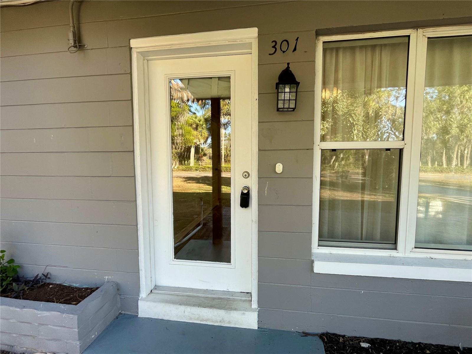 Image 9 of 37 For 301 Avenue E