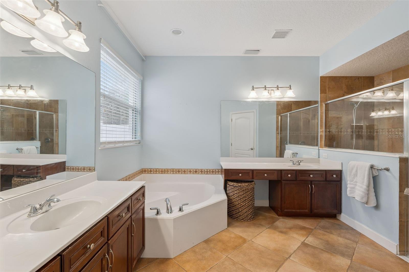 Image 23 of 54 For 1534 Wescott Loop