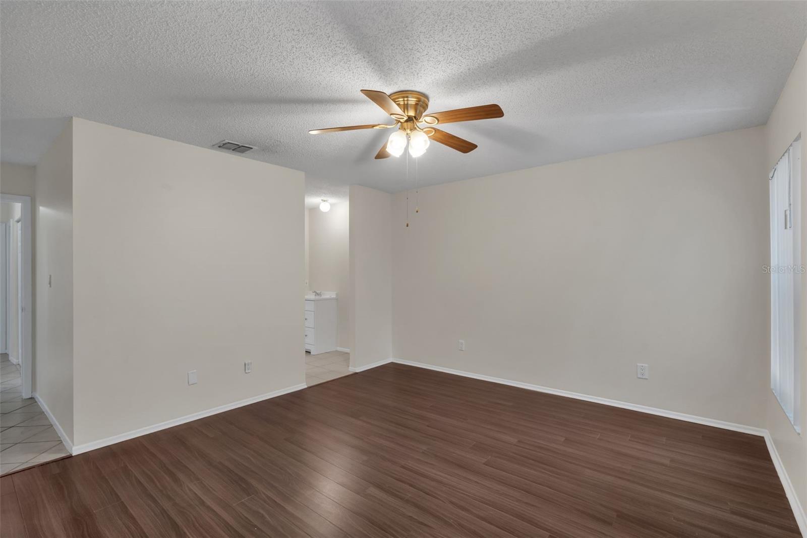 Image 14 of 39 For 10814 Wheaton Court