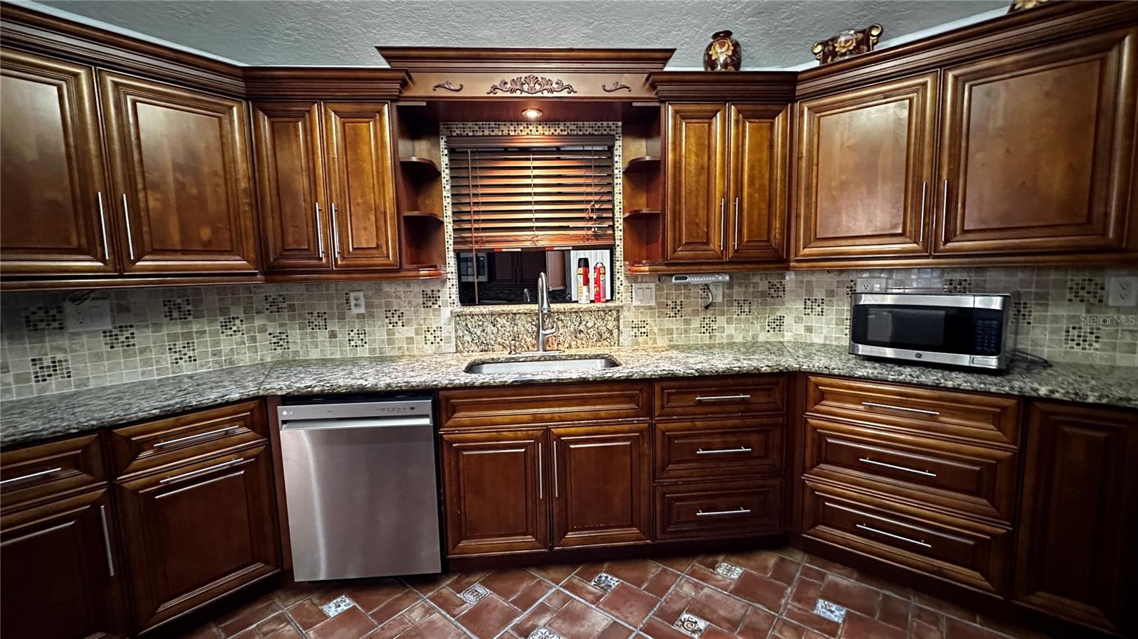 Image 6 of 49 For 2101 Good Homes Road