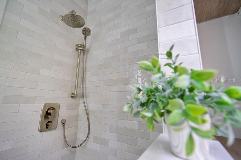 Image 11 of 22 For 613 Ridgewood Street 2