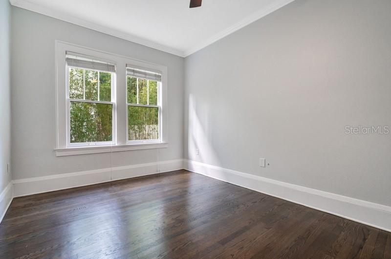 Image 6 of 22 For 613 Ridgewood Street 2