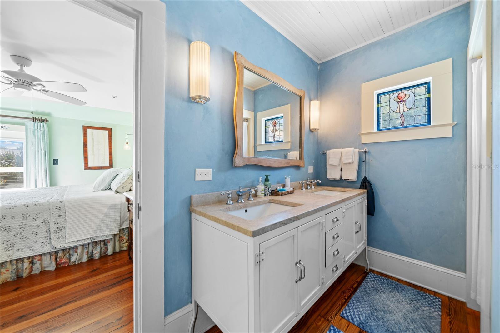 Image 32 of 100 For 241 Indian River Drive