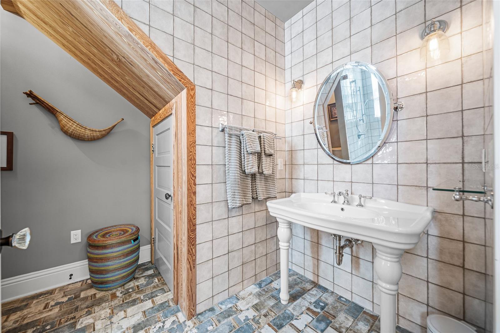 Image 84 of 100 For 241 Indian River Drive