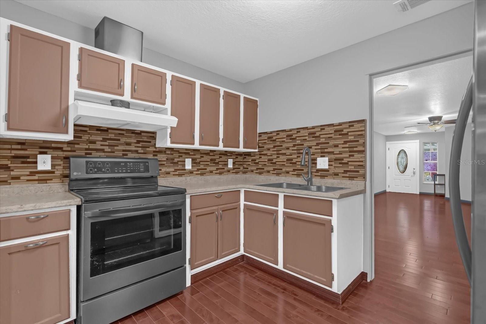 Image 12 of 32 For 405 Latonia Street