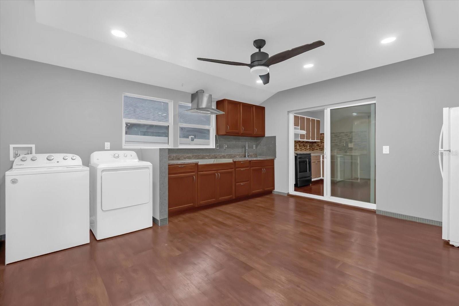 Image 14 of 32 For 405 Latonia Street