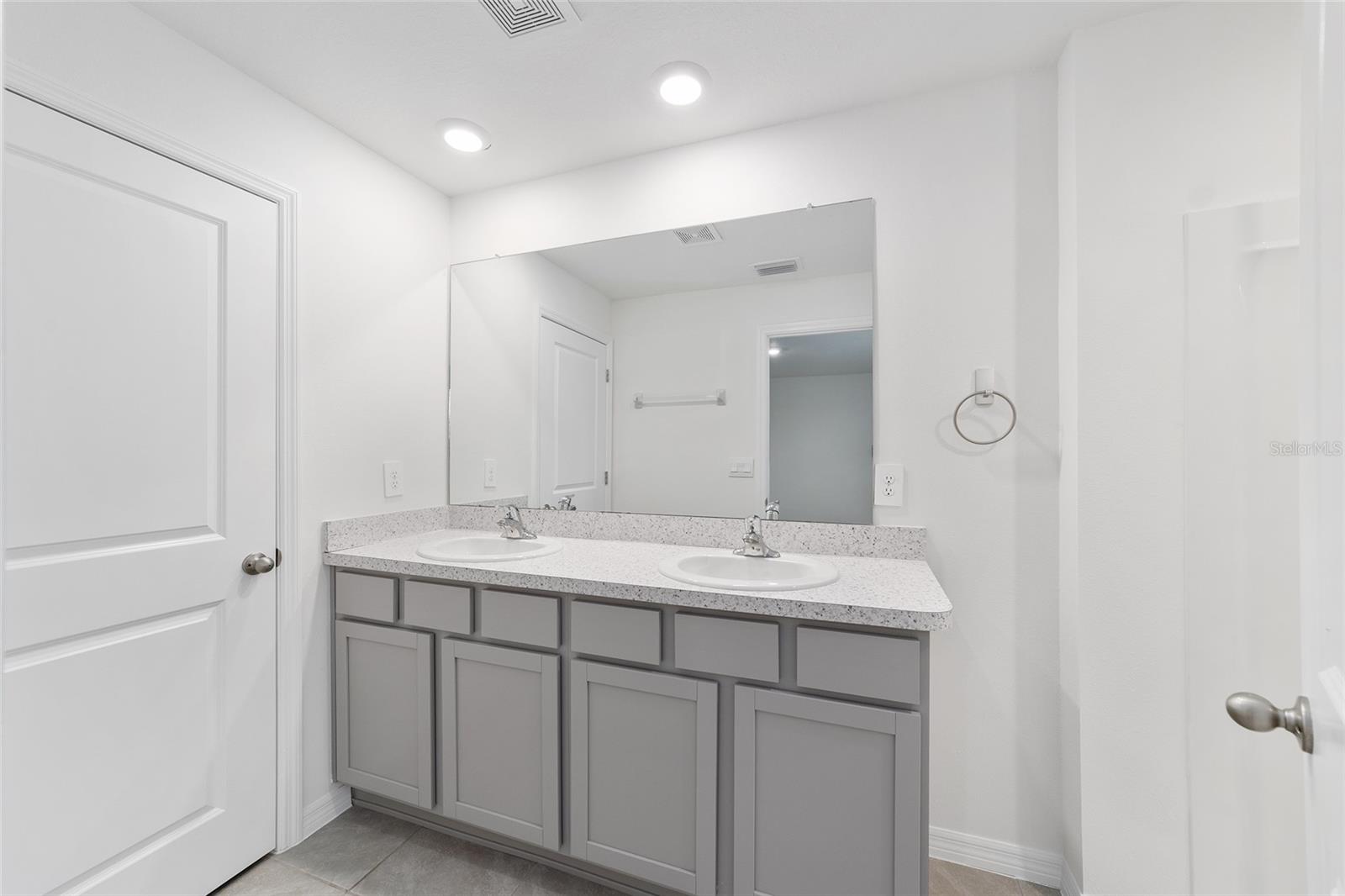 Image 42 of 52 For 8746 45th Court