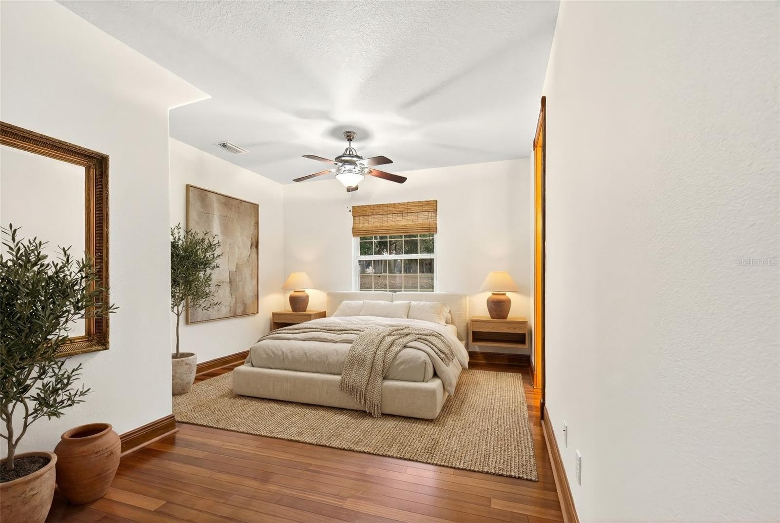 Image 25 of 56 For 16623 Royal Palm Drive