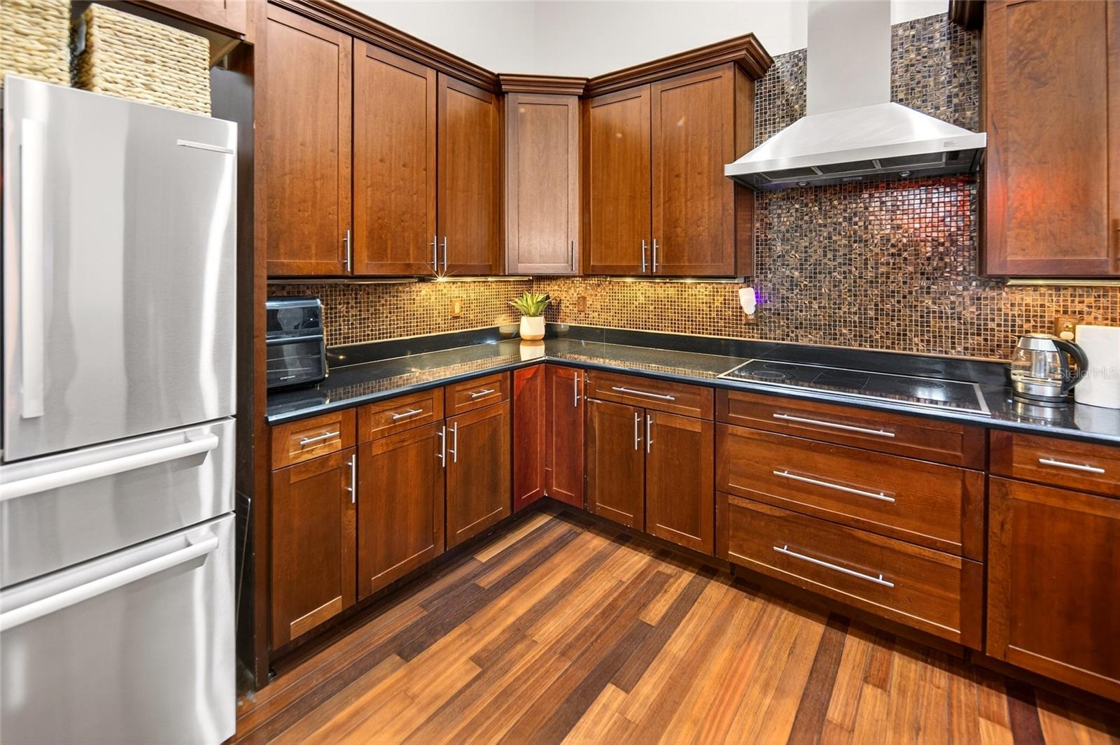 Image 31 of 56 For 16623 Royal Palm Drive