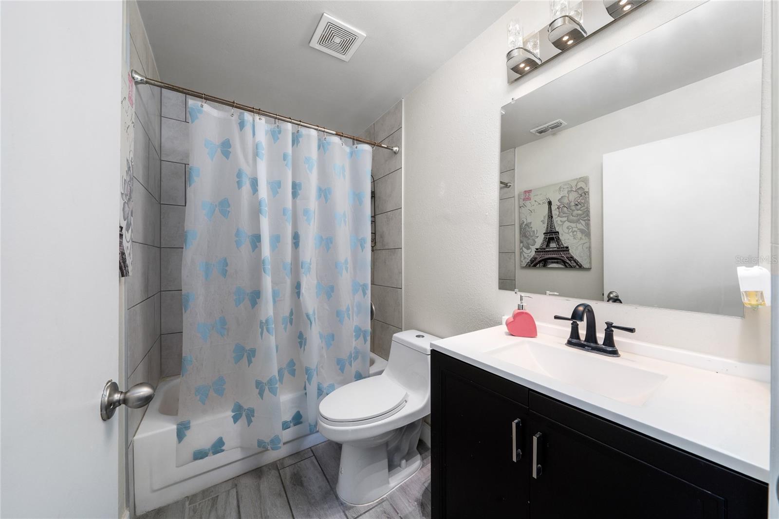 Image 18 of 30 For 3198 Sandy Shore Lane