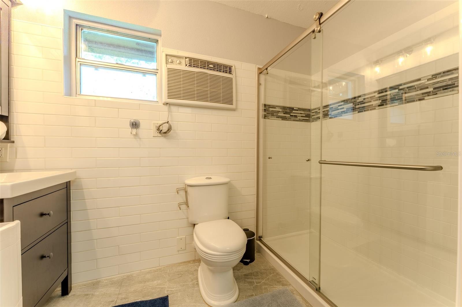 Image 19 of 35 For 5497 Alandale Court