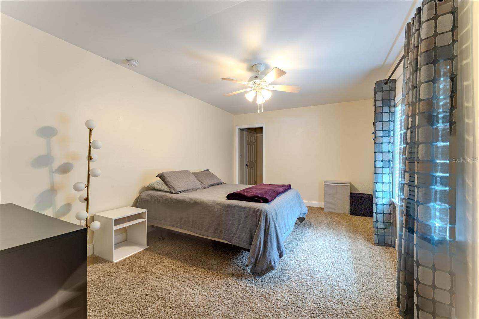 Image 22 of 35 For 5497 Alandale Court