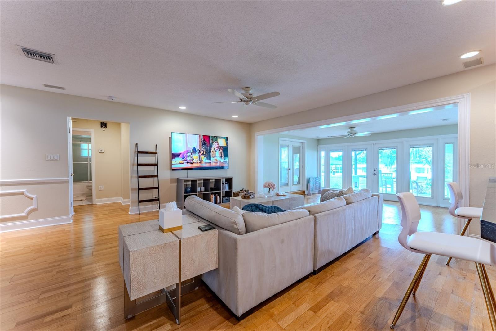 Image 4 of 35 For 5497 Alandale Court