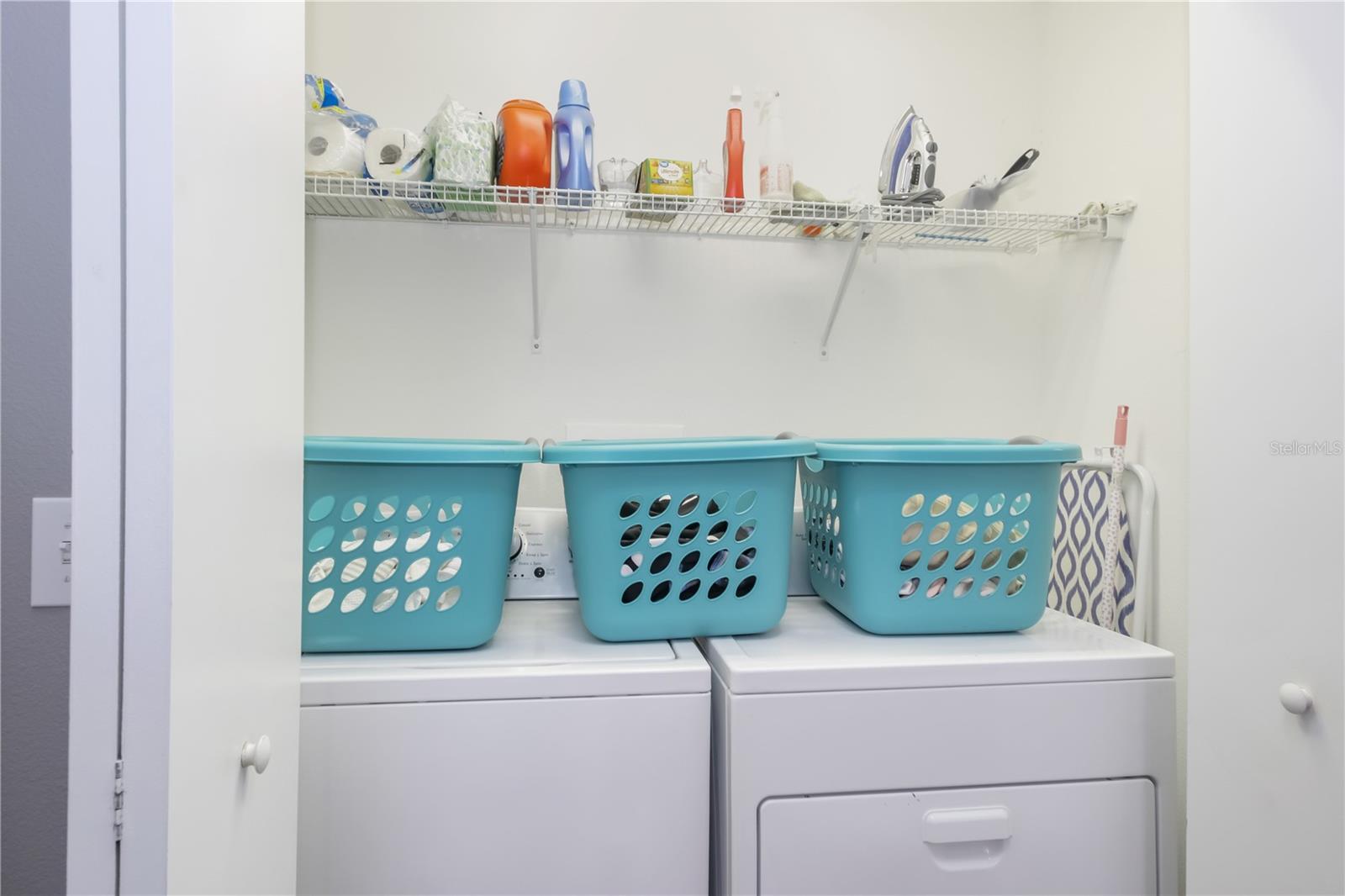 Image 14 of 31 For 608 Old Pine Court