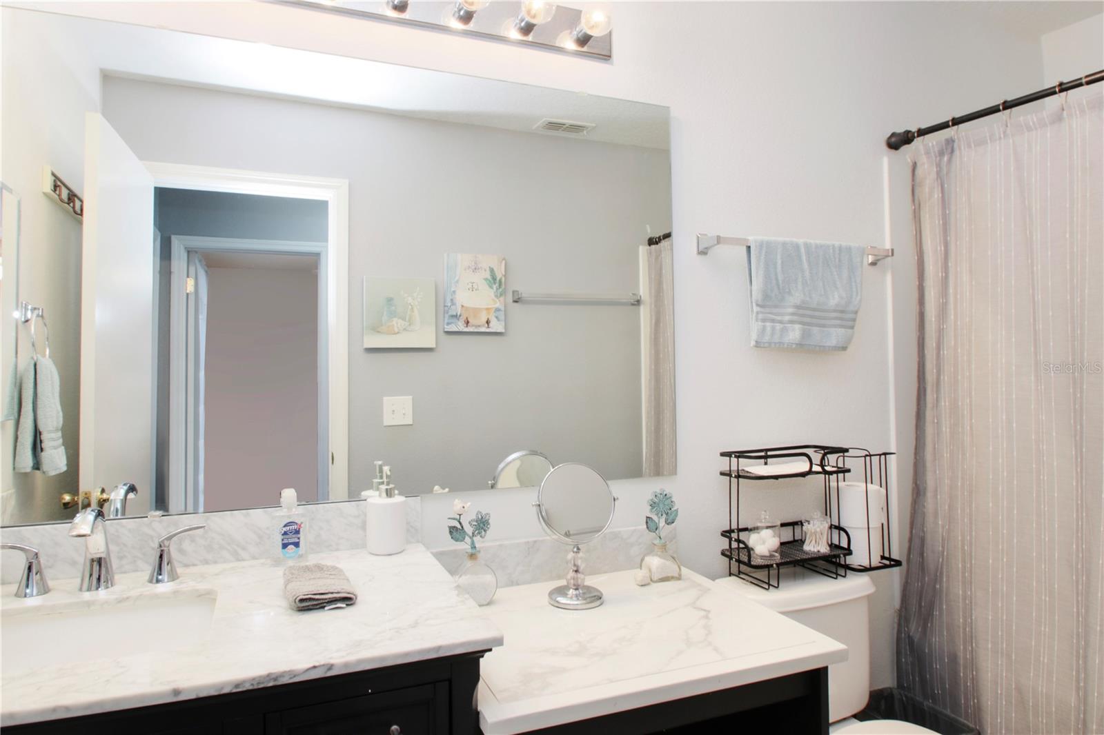 Image 19 of 31 For 608 Old Pine Court