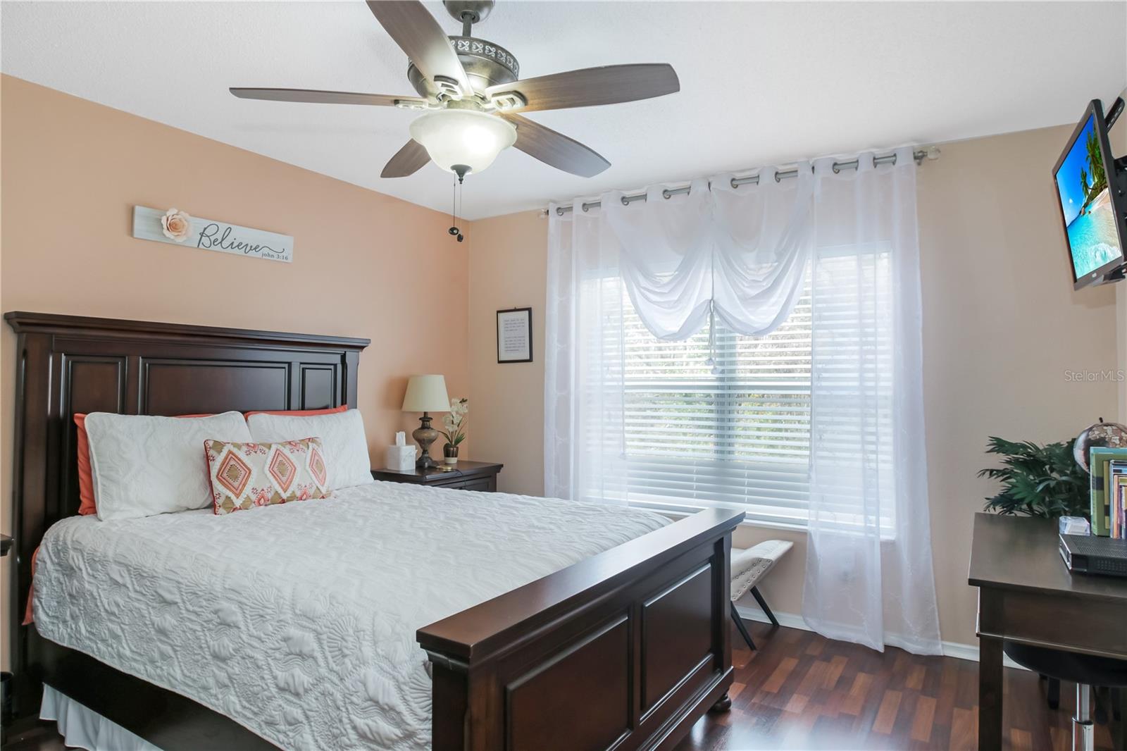 Image 22 of 31 For 608 Old Pine Court