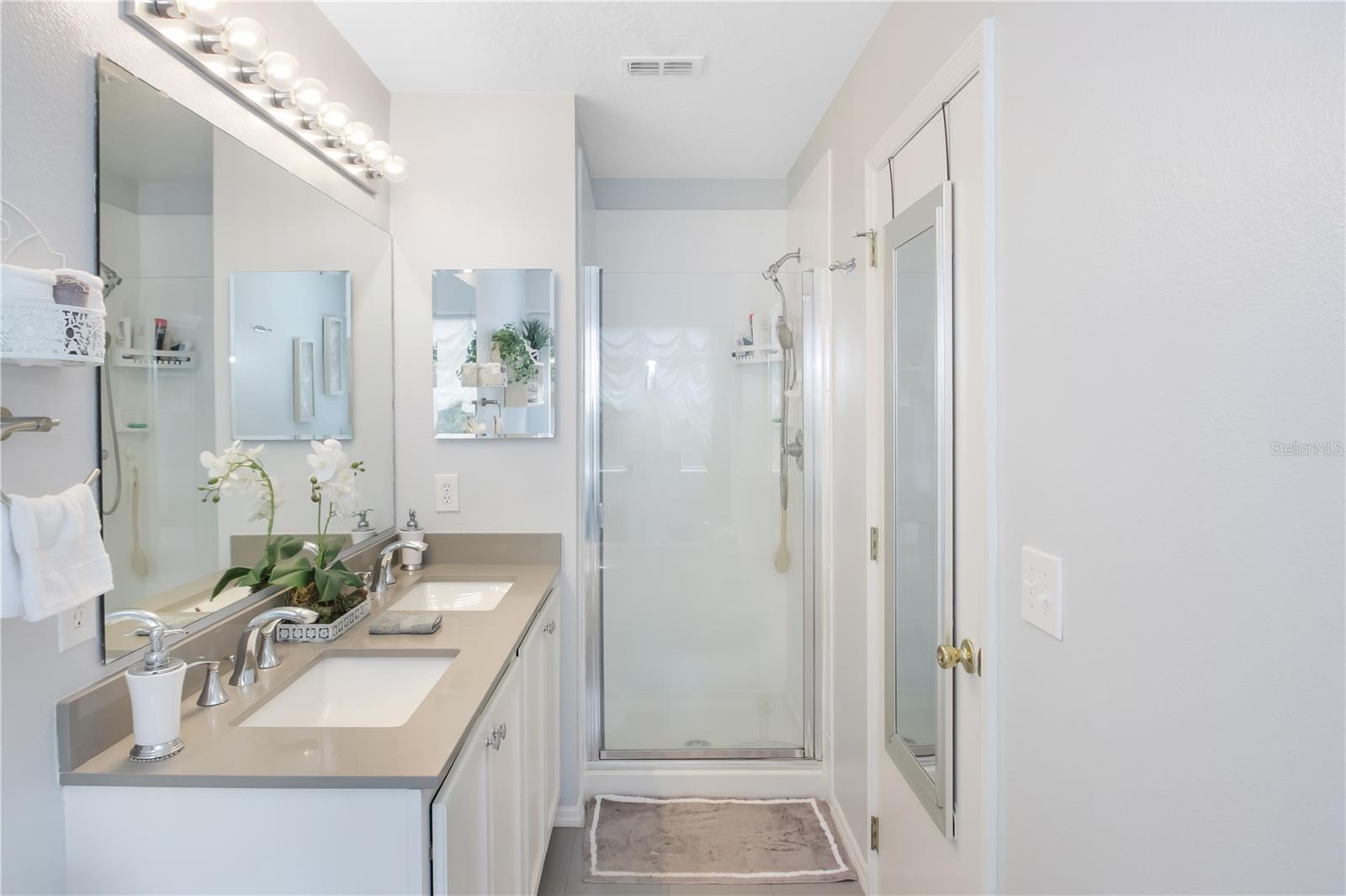 Image 23 of 31 For 608 Old Pine Court