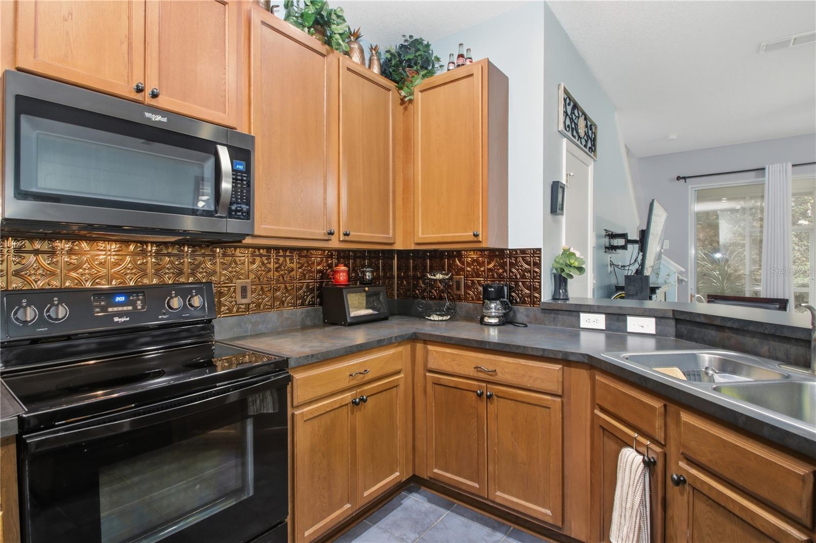 Image 6 of 31 For 608 Old Pine Court