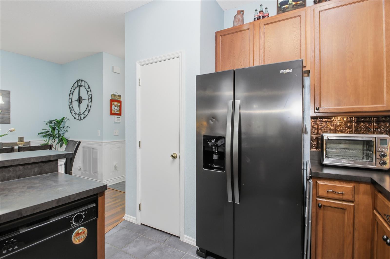 Image 7 of 31 For 608 Old Pine Court