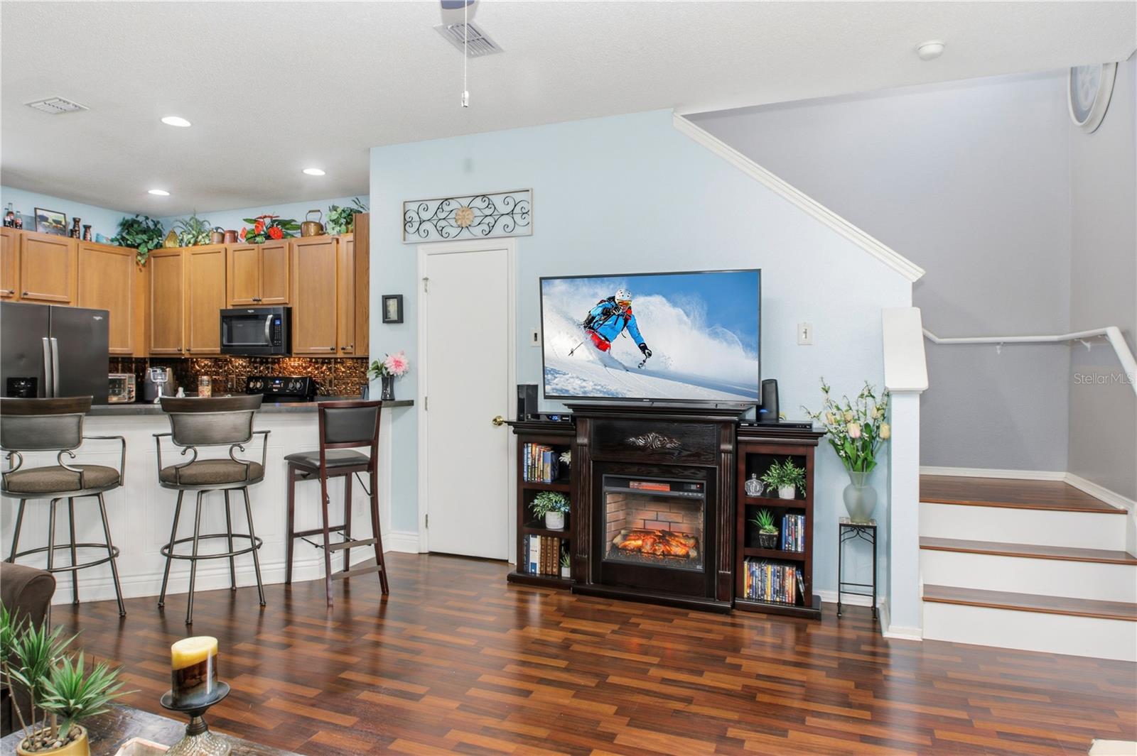 Image 8 of 31 For 608 Old Pine Court