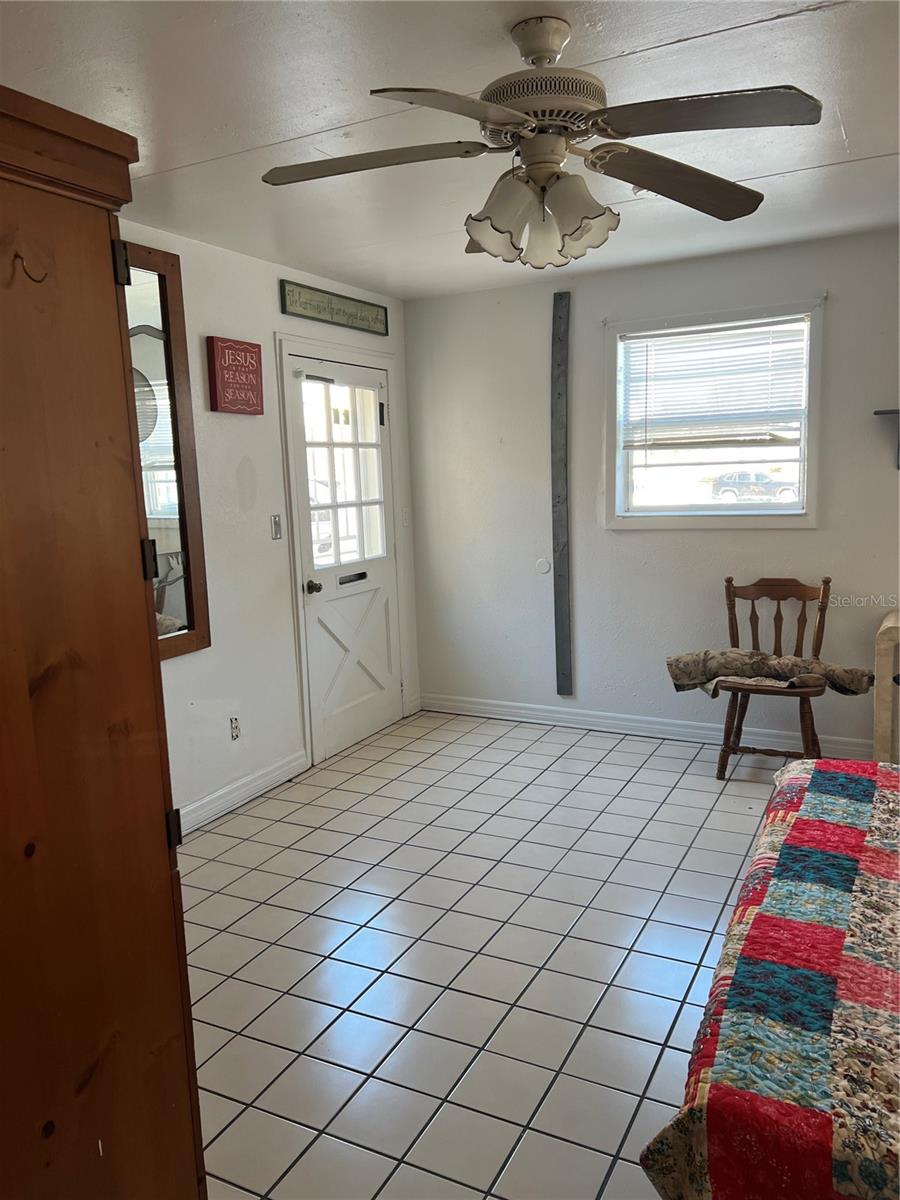 Image 7 of 13 For 3600 Peninsula Drive 8a