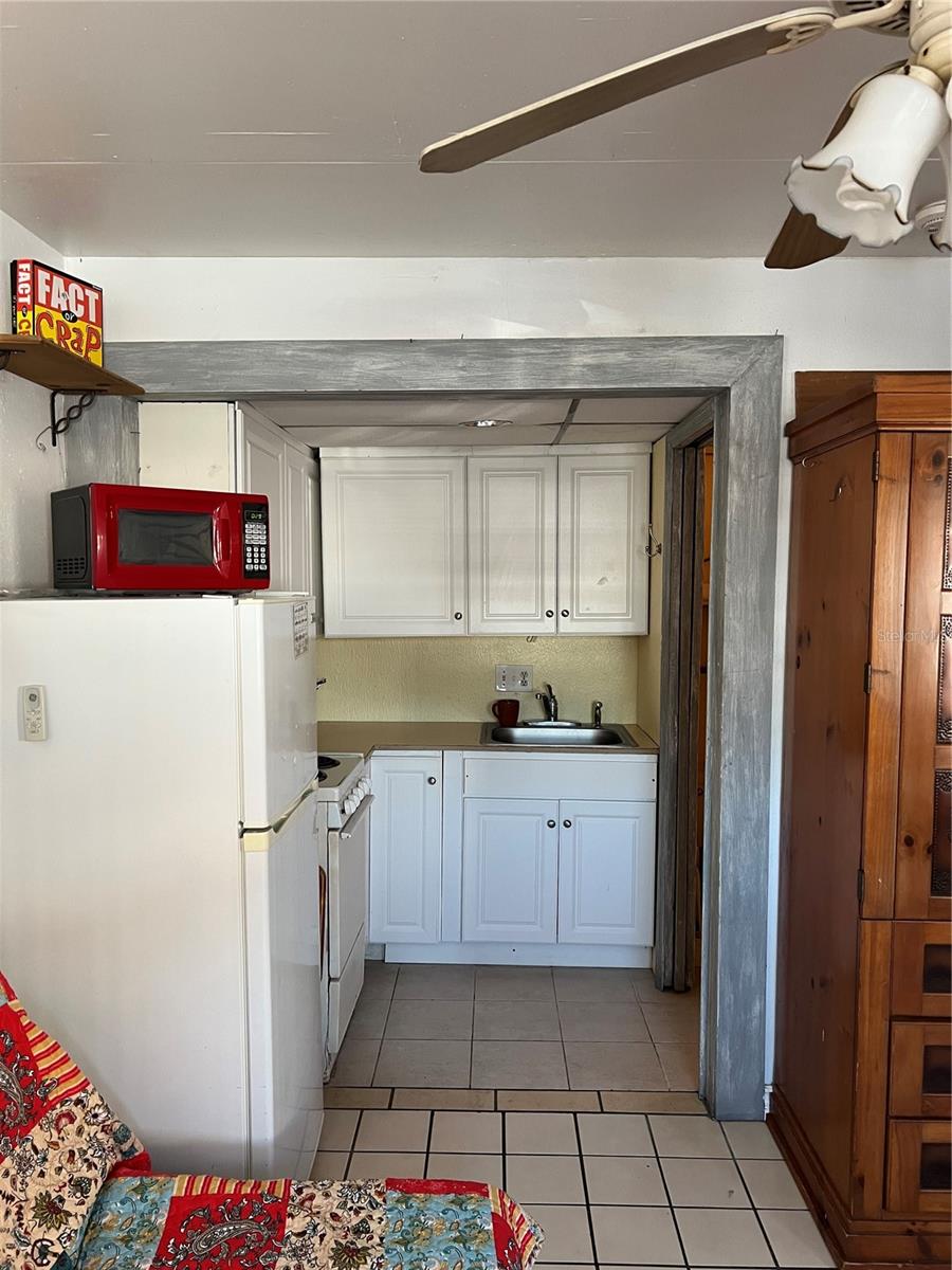 Image 9 of 13 For 3600 Peninsula Drive 8a