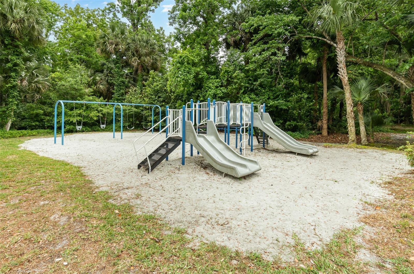 Image 31 of 40 For 446 Club Drive