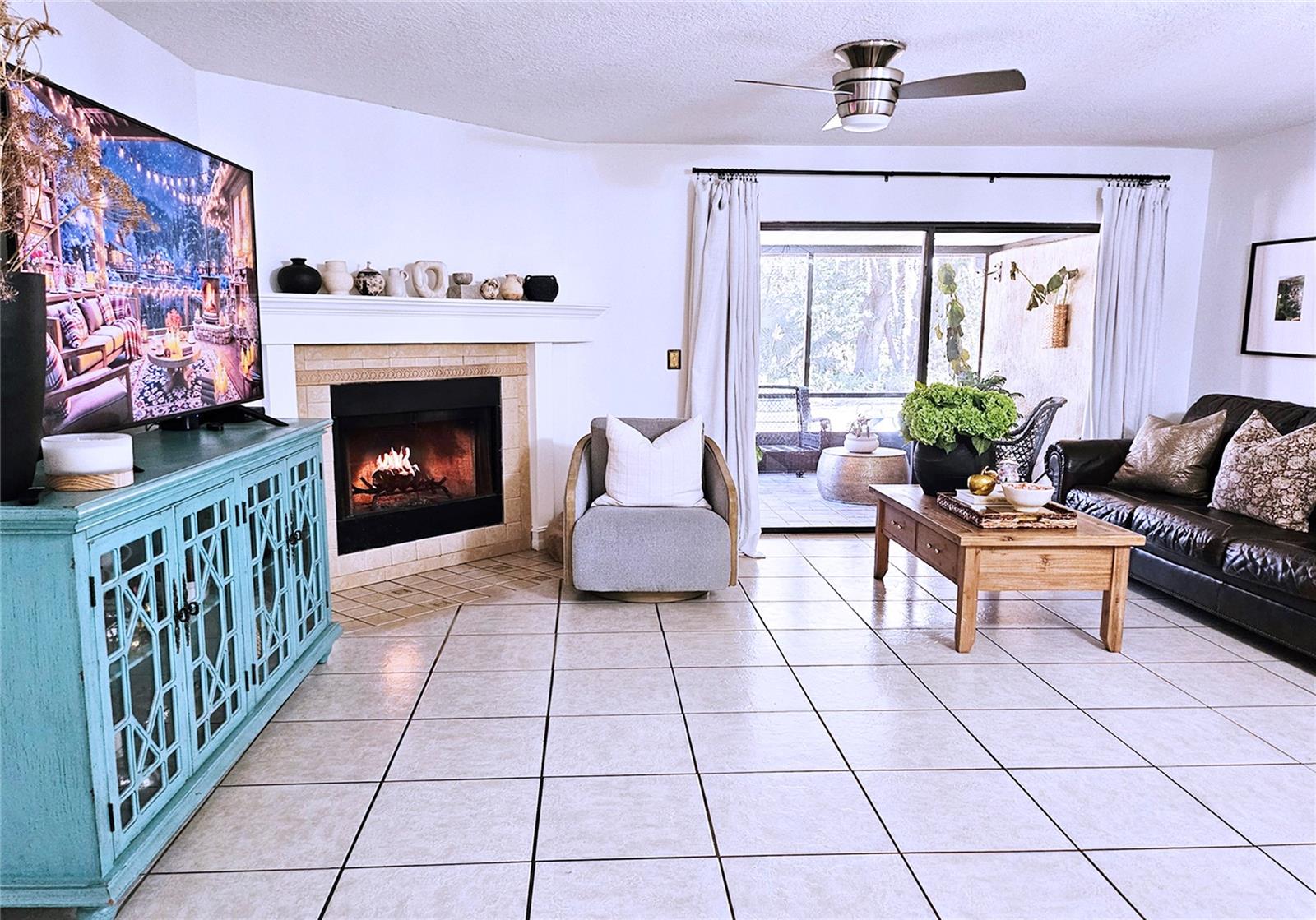 Image 5 of 40 For 446 Club Drive