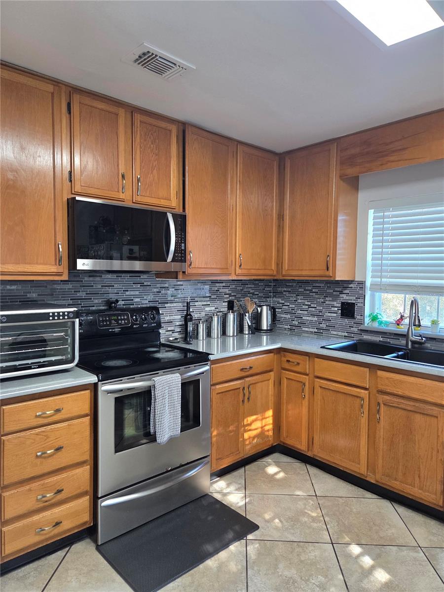 Image 5 of 24 For 8311 Olympia Court 8311