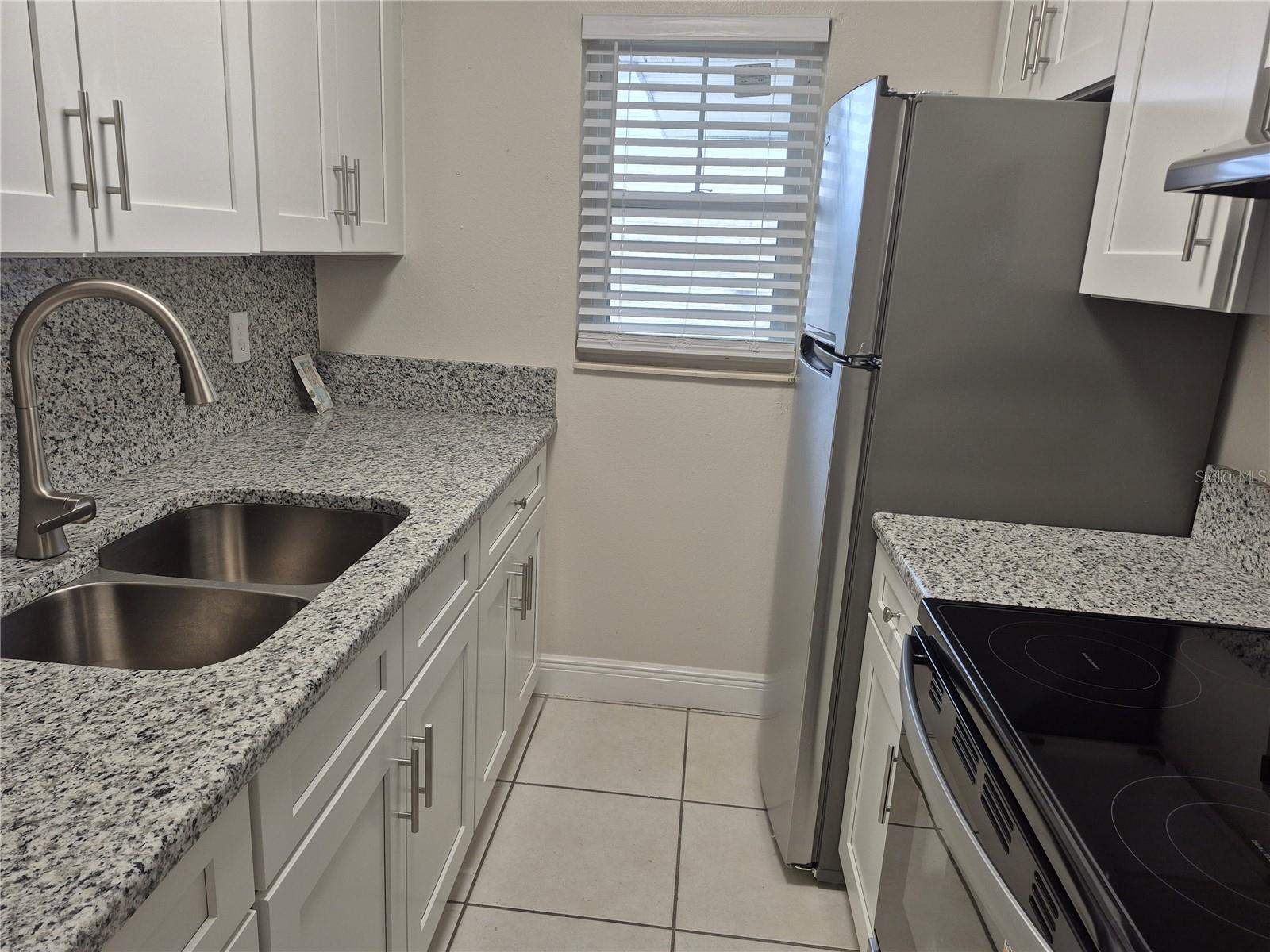 Image 2 of 10 For 845 Sky Lake Circle D