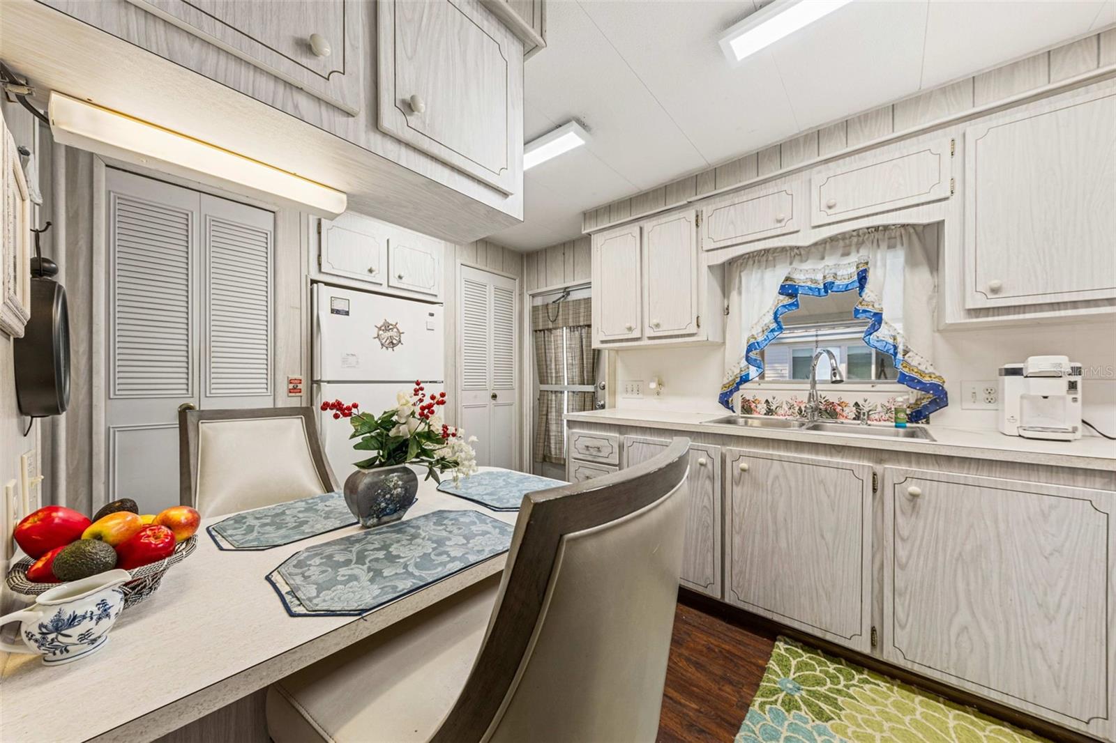 Image 8 of 35 For 313 Palo Verde Drive