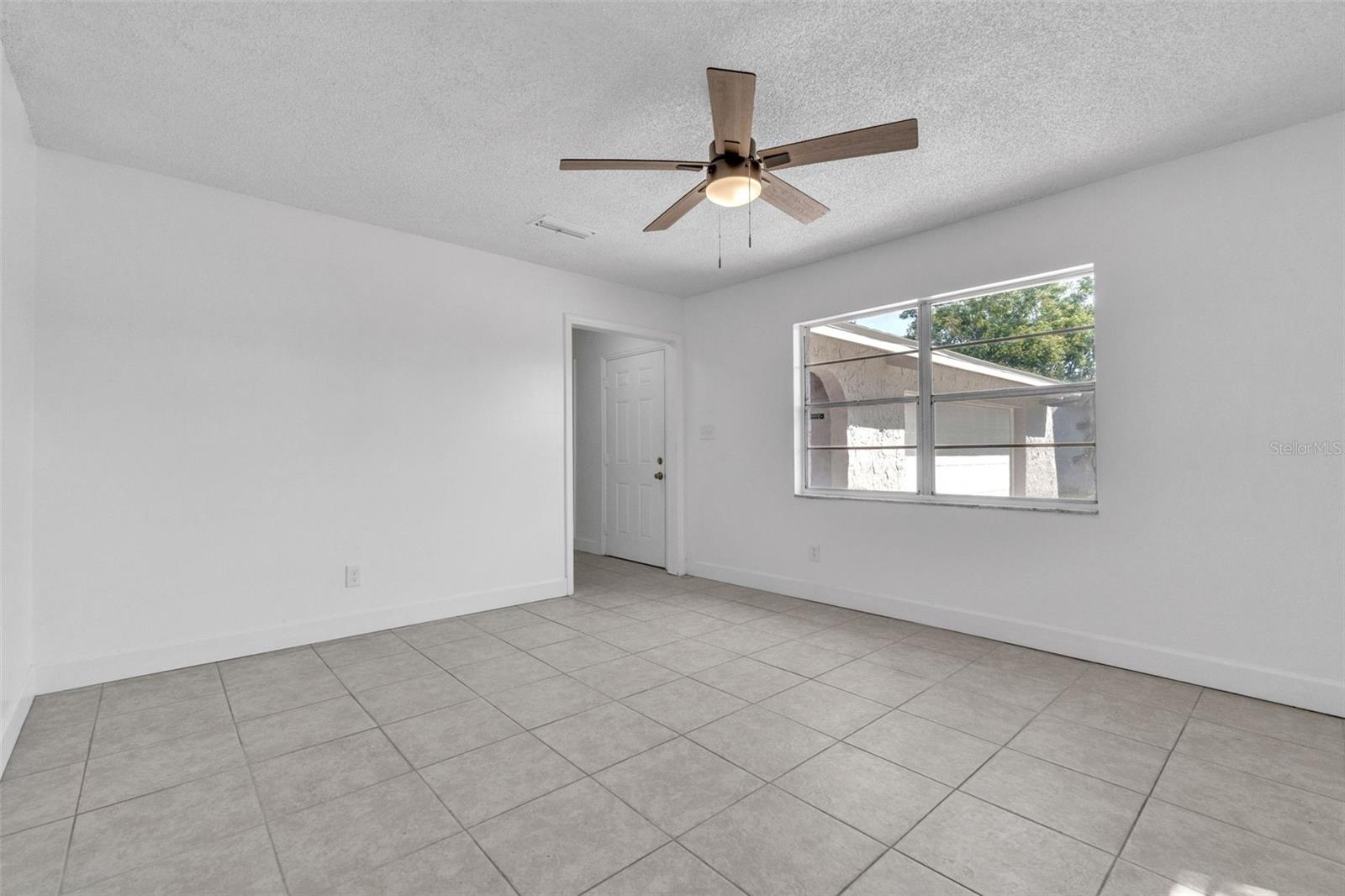 Image 10 of 39 For 107 Thrush Lane