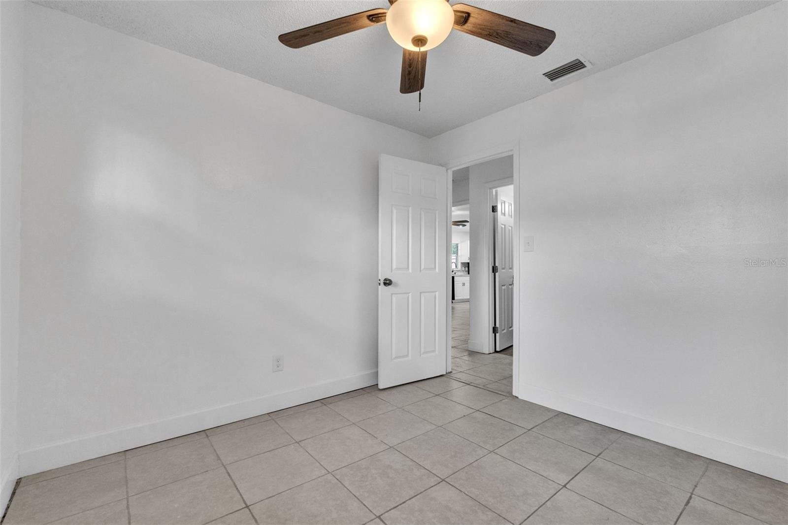 Image 24 of 39 For 107 Thrush Lane