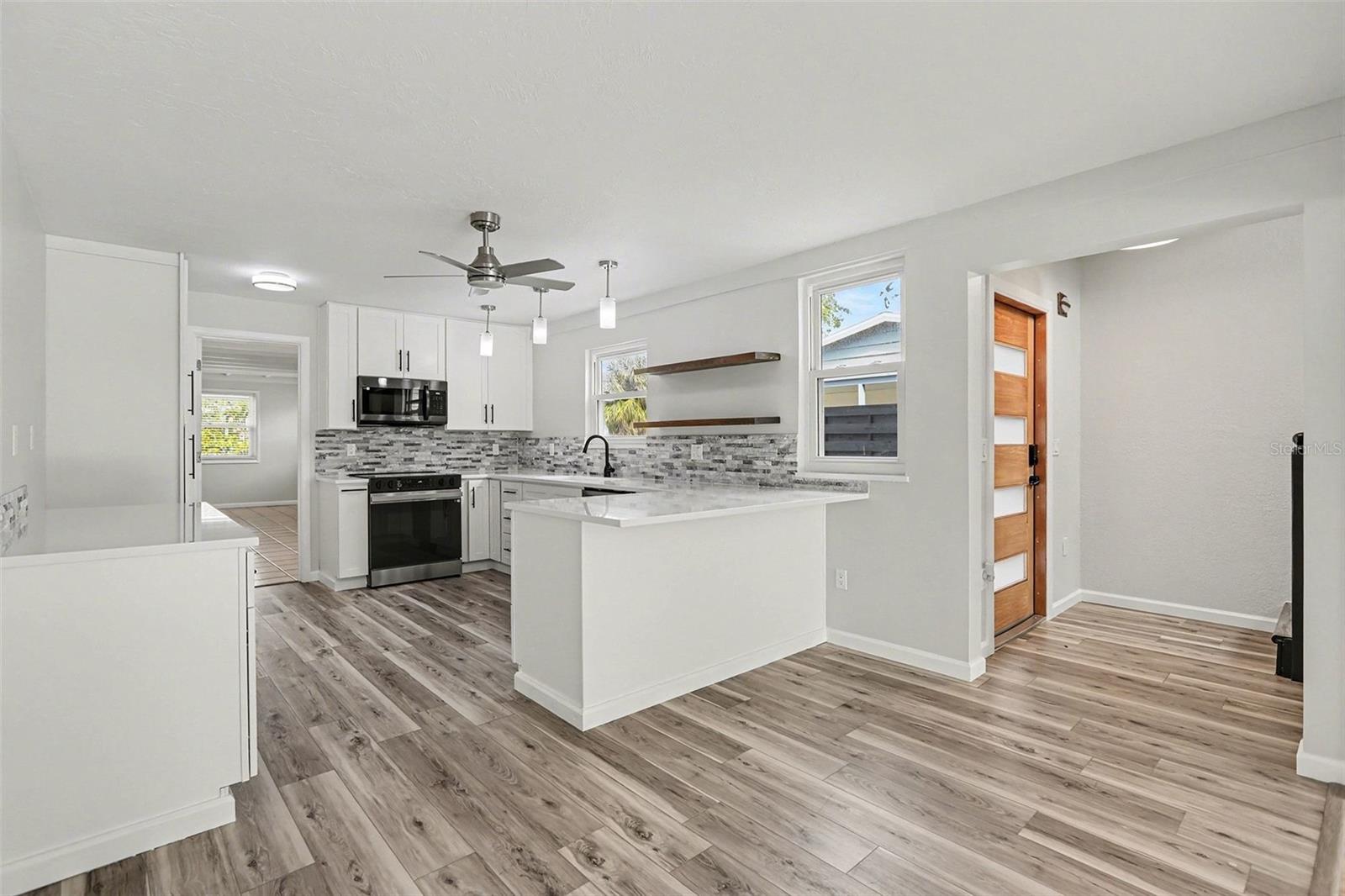 Image 11 of 35 For 580 Russell Street